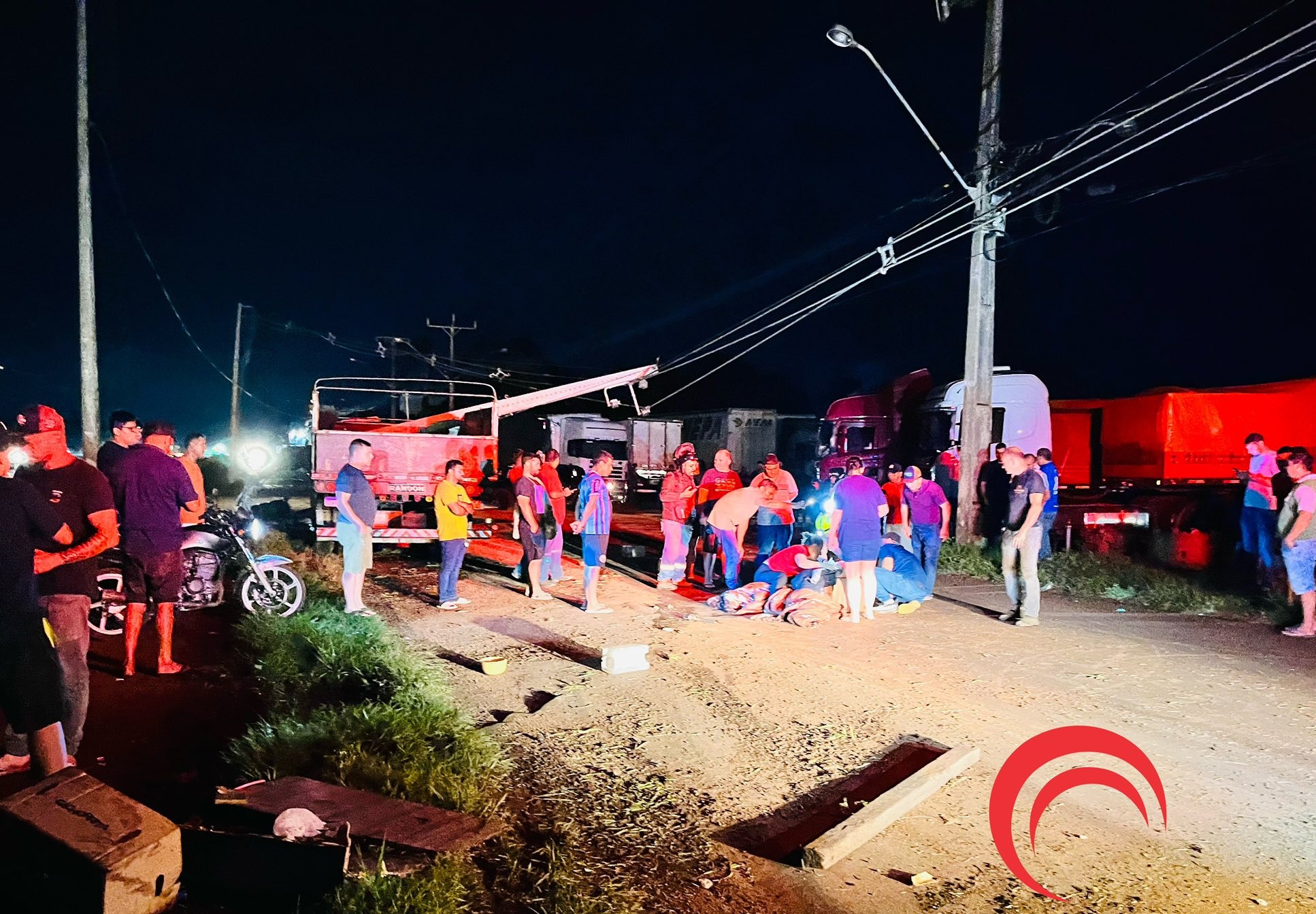 Motorista pula de carreta em alta velocidade e sobrevive a acidente na BR-277