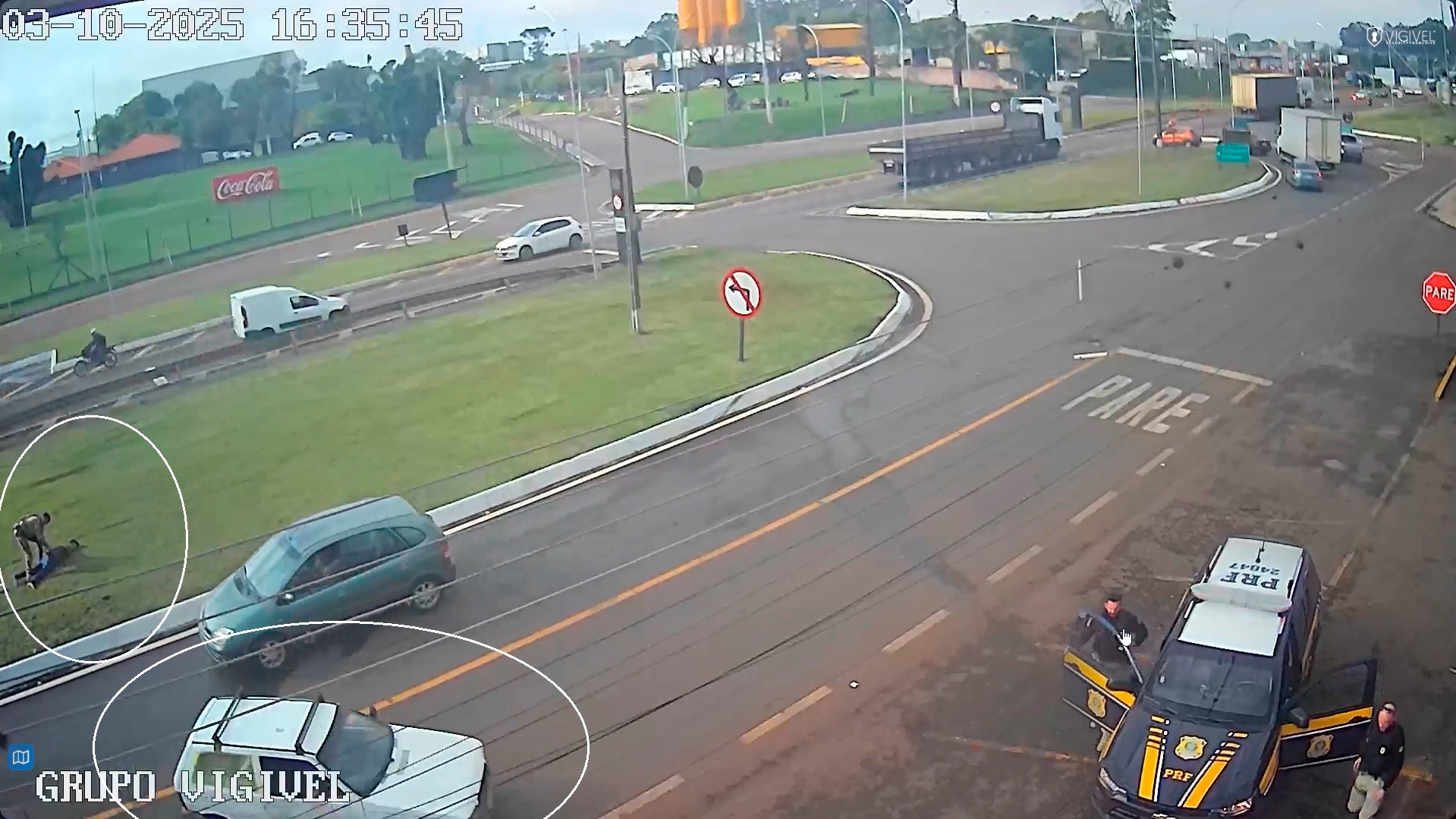 Imagens flagram correria policial que resultou na morte de suspeito de assalto em Cascavel