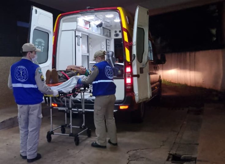 Homem é agredido e pede socorro em comércio na Rua Xavantes