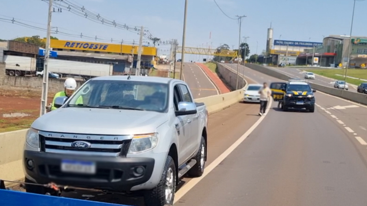 Princípio de incêndio em Ford Ranger mobiliza equipes na BR-277, em Cascavel Princípio de incêndio em Ford Ranger mobiliza equipes na BR-277, em Cascavel