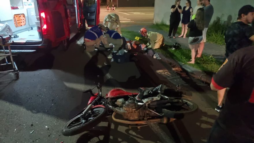 Motociclista sofre fratura na perna após acidente grave na Rua Natal em Cascavel