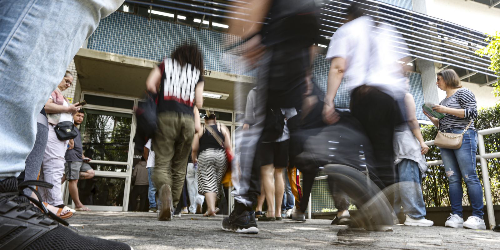 CNU 2025: mais de 760 mil candidatos fazem as provas objetivas hoje