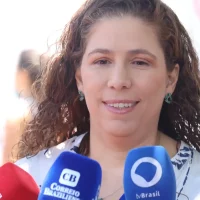 Imagem referente a Ministra Esther Dweck aposta em queda na abstenção no CNU