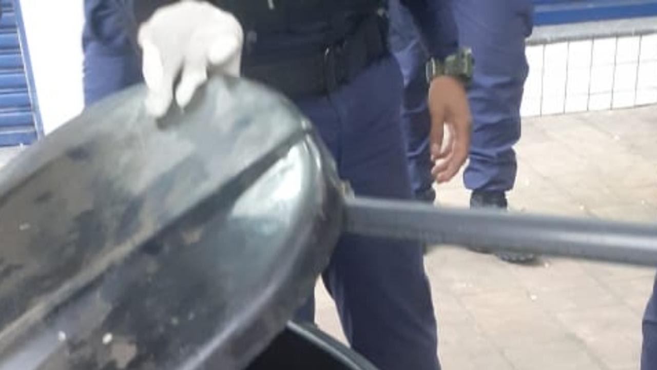 Corpo esquartejado é encontrado dentro de lixeira no Centro