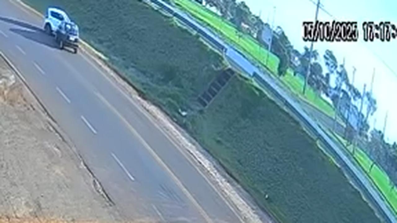 Veja como ocorreu a colisão entre Mobi e Corsa na PRc-467, em Cascavel