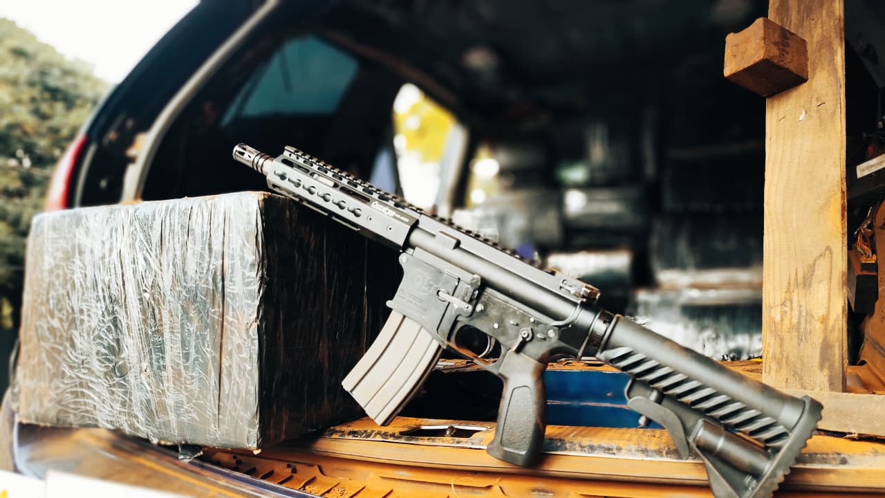 Perseguição termina com mega apreensão de drogas e arma de guerra em Cascavel Perseguição termina com mega apreensão de drogas e arma de guerra em Cascavel