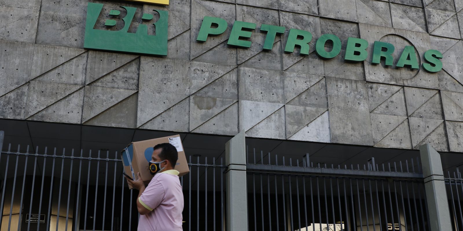 Petrobras faz importação inédita de gás de Vaca Muerta, na Argentina Petrobras faz importação inédita de gás de Vaca Muerta, na Argentina