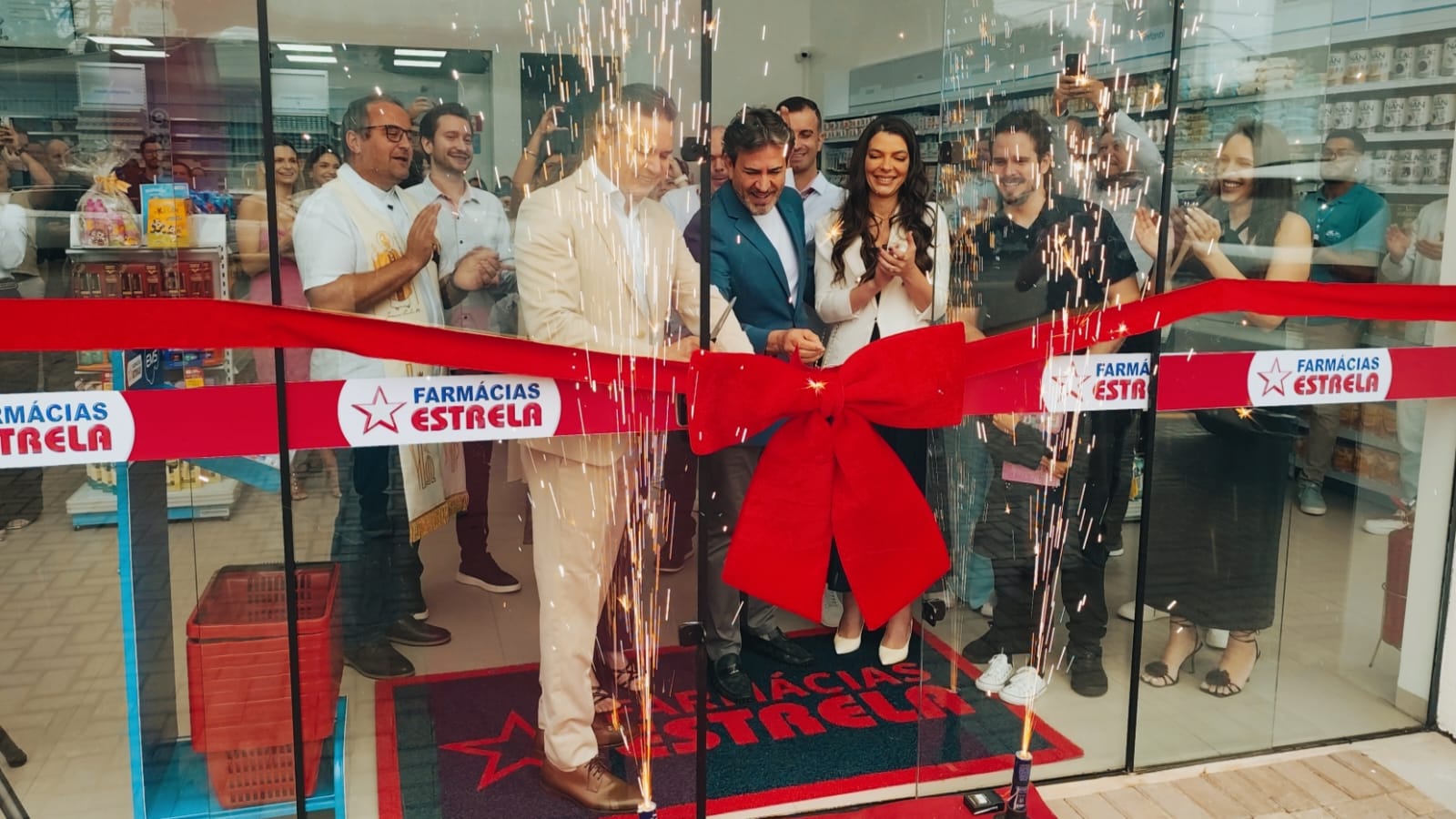 Grupo Farmácias Estrela inaugura 27ª loja e aposta em modernidade e tradição Grupo Farmácias Estrela inaugura 27ª loja e aposta em modernidade e tradição