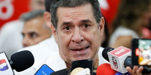 Imagem referente a EUA suspendem sanções contra ex-presidente do Paraguai Horacio Cartes