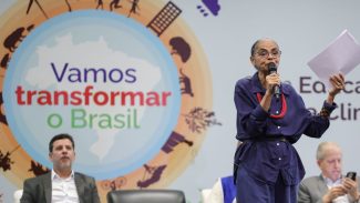 Em conferência, jovens debatem propostas para levar à COP30 Em conferência, jovens debatem propostas para levar à COP30