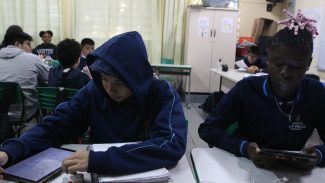 Professores no Brasil usam mais IA que média dos países da OCDE