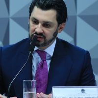 CPMI do INSS: empresário responde a relator, mas se cala para comissão Imagem referente a CPMI do INSS: empresário responde a relator, mas se cala para comissão