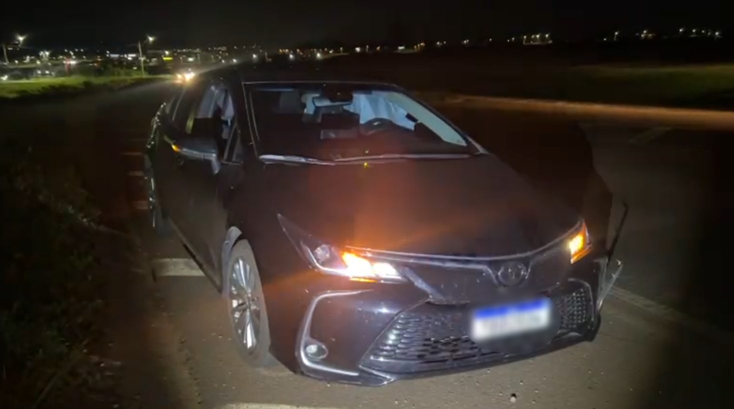 Corolla e Astra se envolvem em acidente na BR-467 em Cascavel