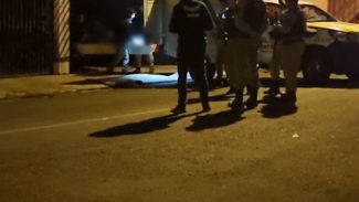 Corpo de homem morto em confronto no Veneza é recolhido pelo IML Corpo de homem morto em confronto no Veneza é recolhido pelo IML