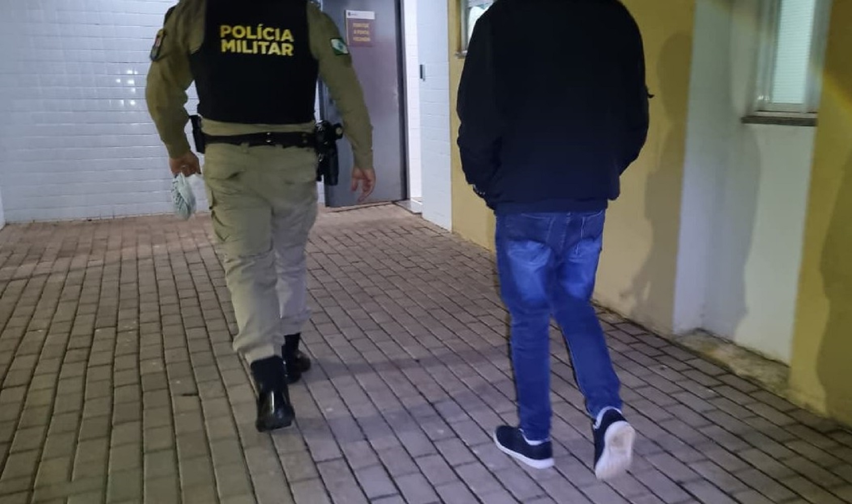 Polícia detém homem de 43 anos acusado de ameaçar ex-companheira em Cascavel