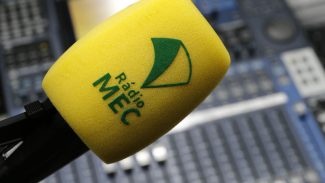Rádio MEC estreia temporada de crônicas de Ruy Castro e Heloisa Seixas Rádio MEC estreia temporada de crônicas de Ruy Castro e Heloisa Seixas