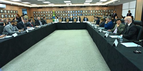 Governo cria comitê de enfrentamento da crise do metanol Imagem referente a Governo cria comitê de enfrentamento da crise do metanol