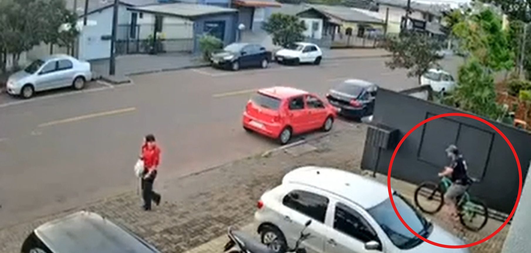 Bicicleta verde da marca Thor é furtada em Cascavel; assista Bicicleta verde da marca Thor é furtada em Cascavel; assista