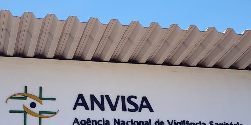 Imagem referente a Anvisa suspende venda de cosméticos capilares e produtos com ozônio