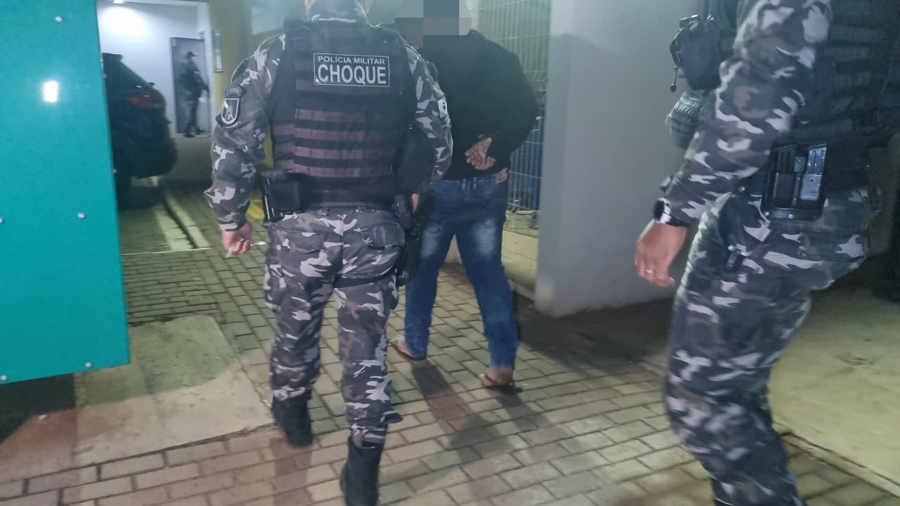 Homem é preso por tráfico de drogas no Conjunto Riviera, em Cascavel