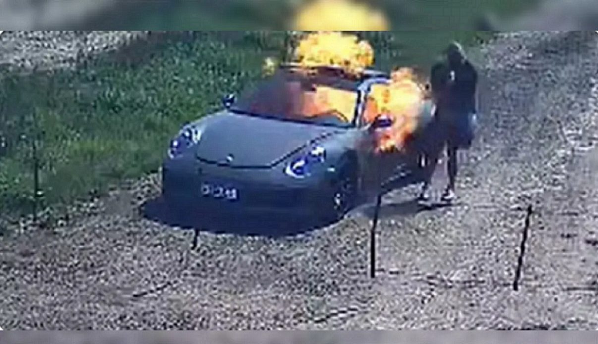 Fogo na Porsche: carro de R$ 700 mil é queimado e dono é investigado