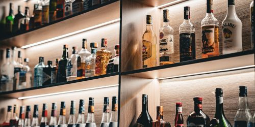 Lula sanciona aumento de pena por venda de bebida alcoólica a menores Imagem referente a Lula sanciona aumento de pena por venda de bebida alcoólica a menores