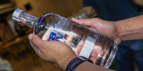 Imagem referente a Sobe para cinco o número de mortes causadas por metanol em SP