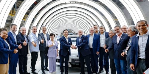 Nova fábrica de carros elétricos mostra confiança no Brasil, diz Lula Imagem referente a Nova fábrica de carros elétricos mostra confiança no Brasil, diz Lula