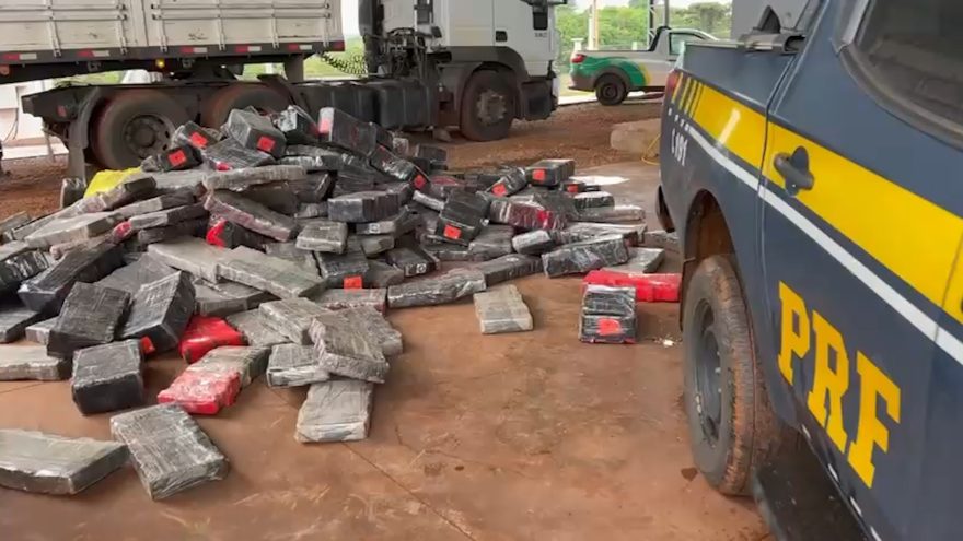 PRF apreende 2,6 toneladas de maconha em carreta em Realeza