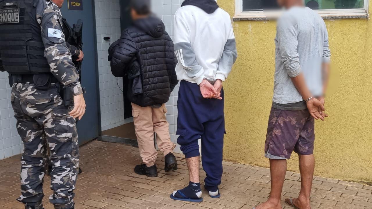 Trio é conduzido à Delegacia após abordagens no Interlagos