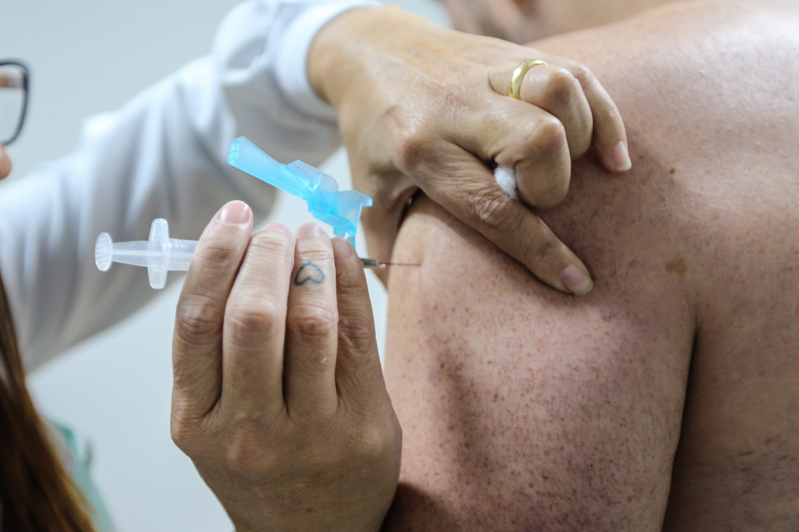 Doenças respiratórias: Saúde reforça importância da vacina para grupos de risco Doenças respiratórias: Saúde reforça importância da vacina para grupos de risco
