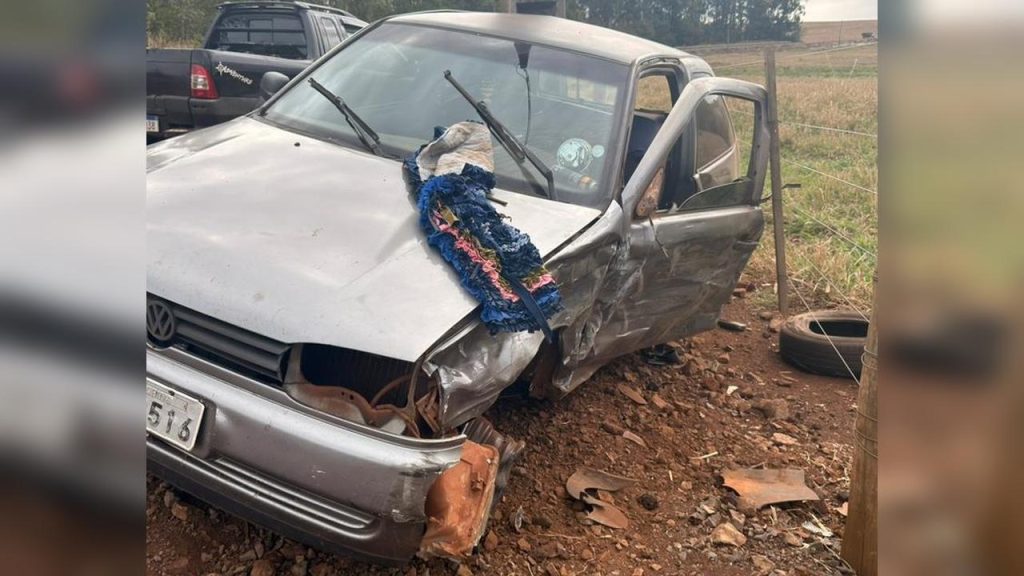 Colisão entre Gol e Golf deixa mulheres feridas na PR-082, em São João do Ivaí