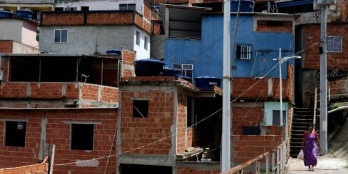 Pretos e pardos chefiam 3 de cada 4 lares em que se registrou fome Imagem referente a Pretos e pardos chefiam 3 de cada 4 lares em que se registrou fome