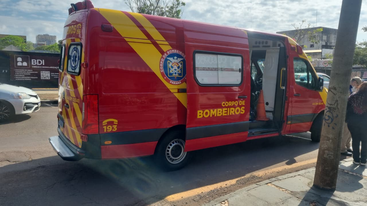 Mulher fica ferida em colisão entre carro e motocicleta elétrica no Centro de Cascavel Mulher fica ferida em colisão entre carro e motocicleta elétrica no Centro de Cascavel