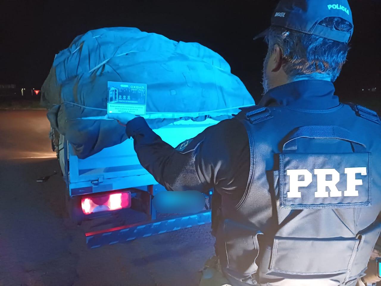 PRF apreende carga de cigarros na BR-369, em Juranda