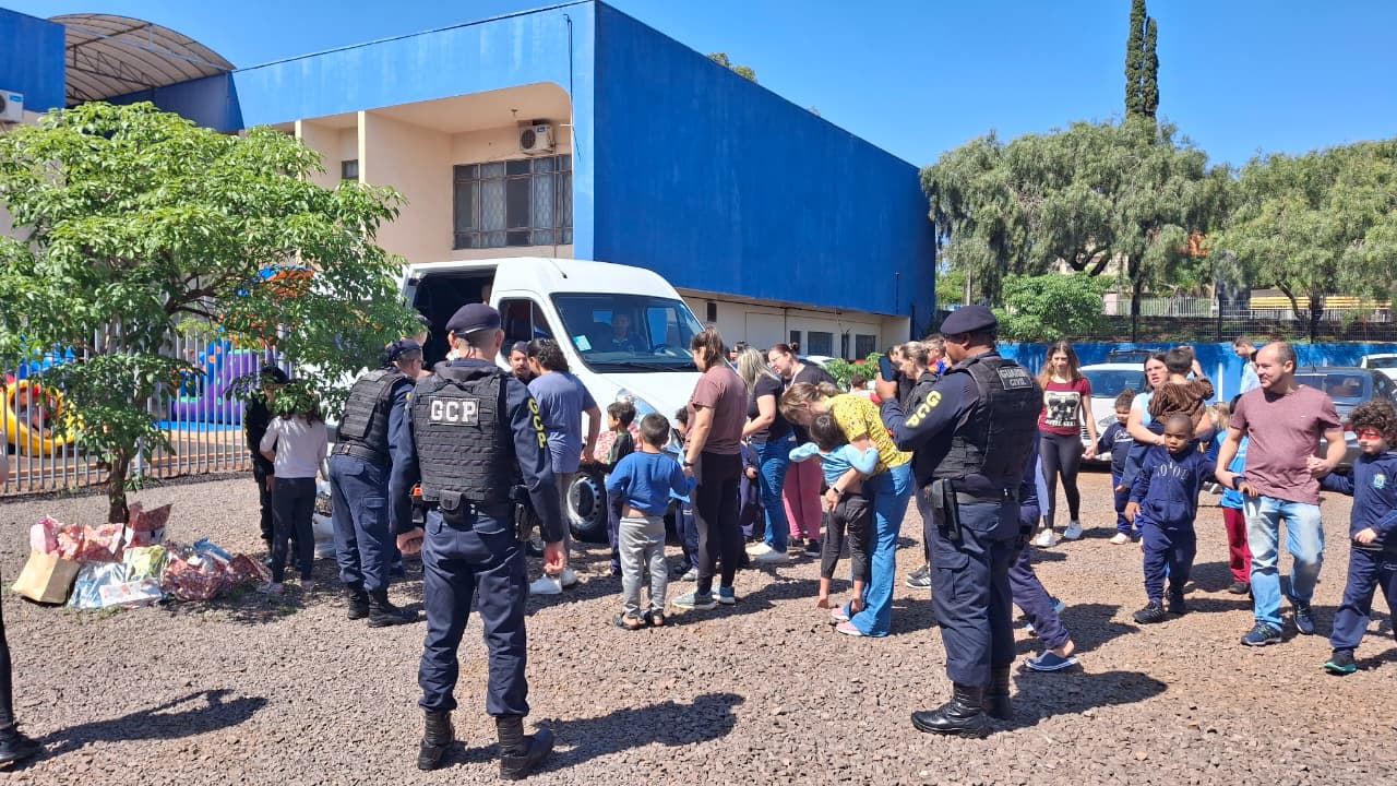 Dia das Crianças: Guarda Civil Patrimonial presenteia crianças do CETEA em visita especial