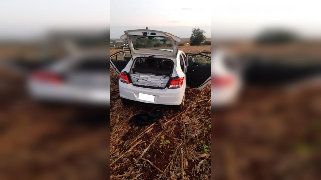 Fuga no mato: polícia acha 358 kg de maconha em carro roubado na fronteira