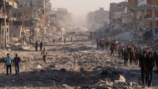 Moradores de Gaza voltam para casas destruídas Moradores de Gaza voltam para casas destruídas