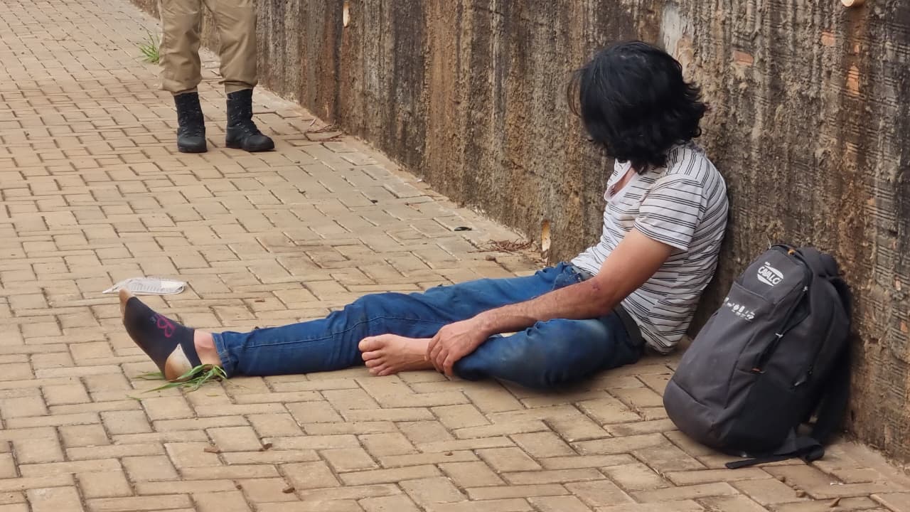 Após briga, homem é encontrado ferido na Rua Caigangues