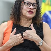 Imagem referente a Vacina brasileira de covid fortalece ciência e país, diz ministra