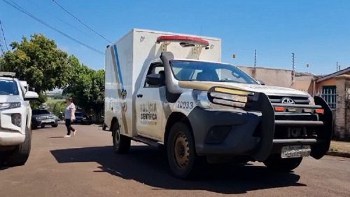 Briga em mercado termina com homem morto a tiros na porta de casa 