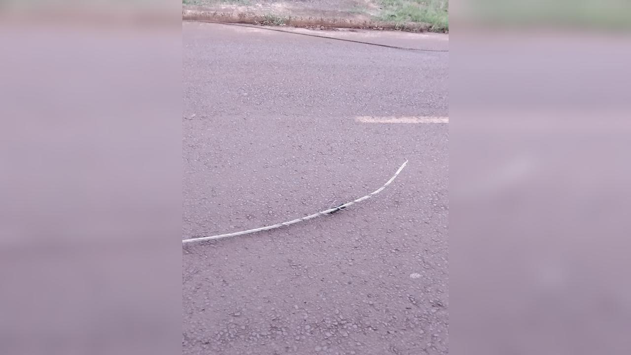Atenção! Fios soltos na Avenida Santa Maria, no Cataratas