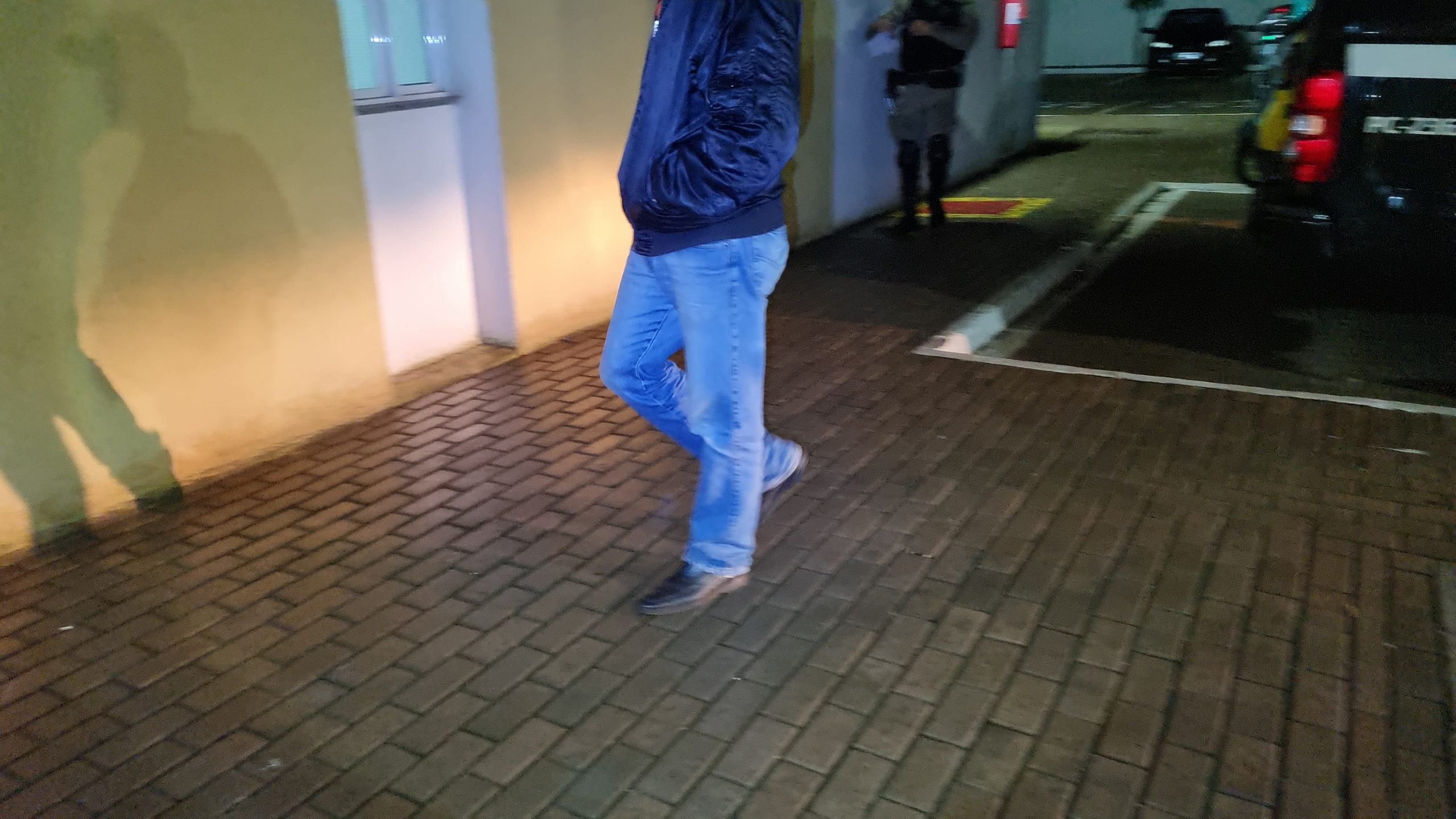 Motorista é detido por embriaguez durante blitz na Rua Europa Motorista é detido por embriaguez durante blitz na Rua Europa