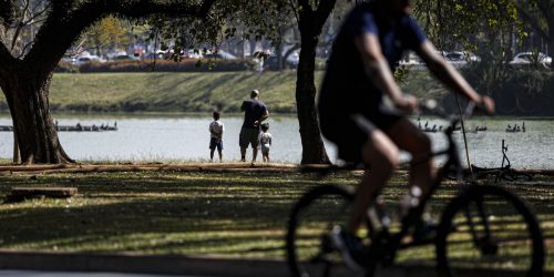 Imagem referente a Pesquisas revelam preocupação com crianças em extremos climáticos