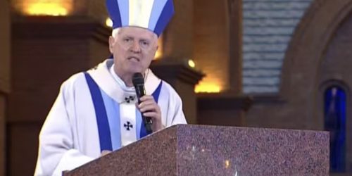 Arcebispo de Aparecida pede que políticos eleitos votem pelos pobres Imagem referente a Arcebispo de Aparecida pede que políticos eleitos votem pelos pobres