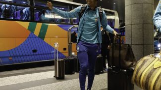 Seleção brasileira chega a Tóquio para amistoso contra Japão na terça