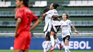 Com técnica brasileira, Colo Colo vai à semi da Libertadores Feminina Com técnica brasileira, Colo Colo vai à semi da Libertadores Feminina