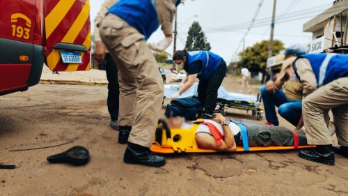 Imagem referente a Ciclista fica ferido ao colidir contra caminhão no Bairro Floresta