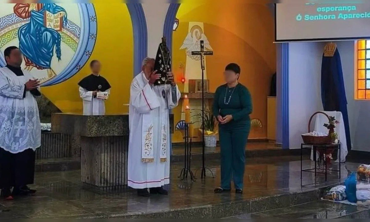 Padre morre logo após celebrar missa de Nossa Senhora Aparecida Padre morre logo após celebrar missa de Nossa Senhora Aparecida