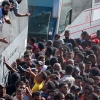 Israel começa a libertar presos palestinos Imagem referente a Israel começa a libertar presos palestinos